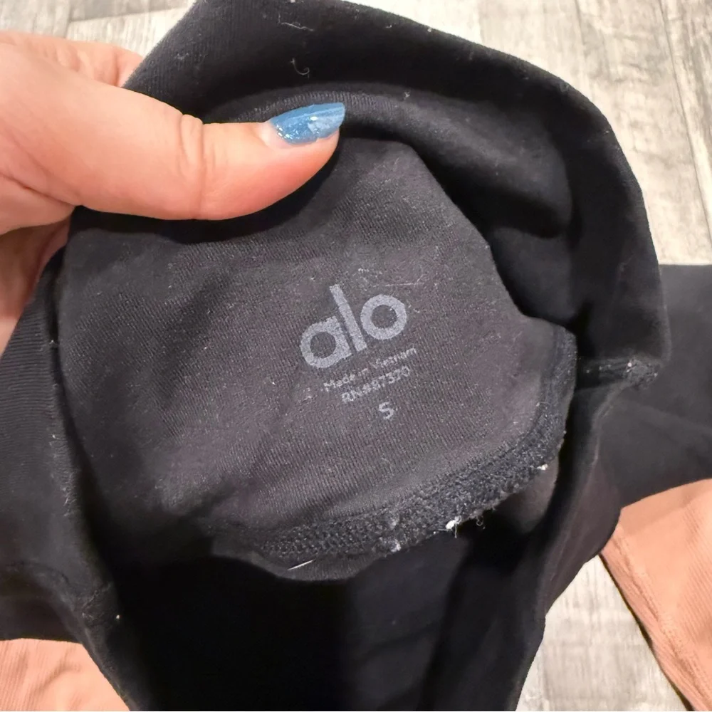 Alo Yoga Black/Pink Goddess Leggings size Small